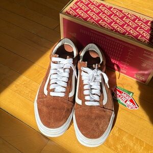 Vans old Skool, worn once men’s 8 women’s 9.5, fits like a men’s 8.5 women’s 10